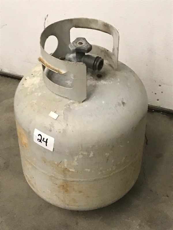 lot 24 image: LP Tank