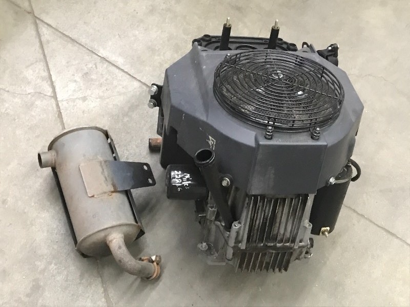 lot 45 image: Kawasaki Engine
