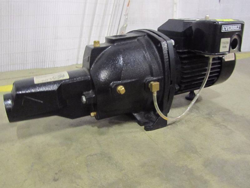 lot 26 image: Everbilt 34 HP Convertible Jet Pump