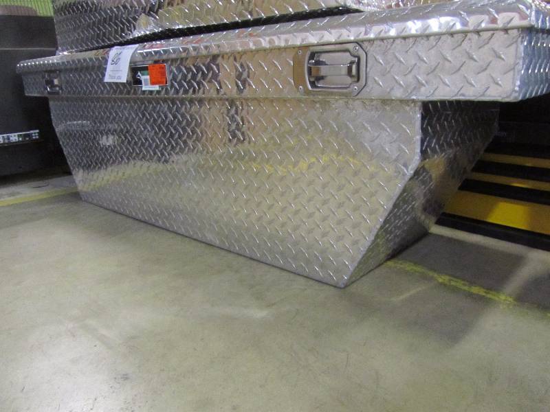 lot 86 image: Husky 70 in. Aluminum Polished Deep Truck Box