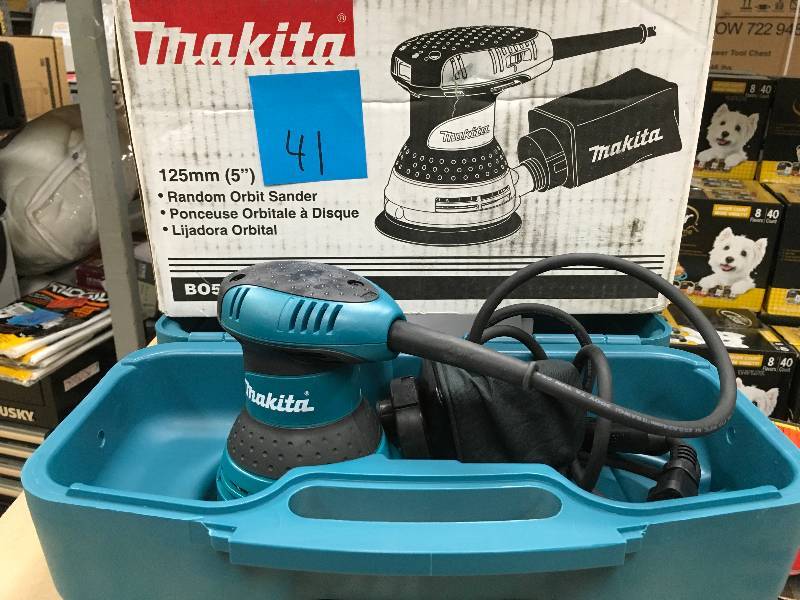 lot 41 image: Makita 125mm (5) Ramdon Orbit Sander.  never used open box