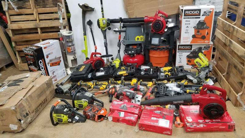 lot 102 image: Lot of salvage tools for parts o repair Porta Cable, Dewalt, Milwaukee, Ridgid, Ryobi and more