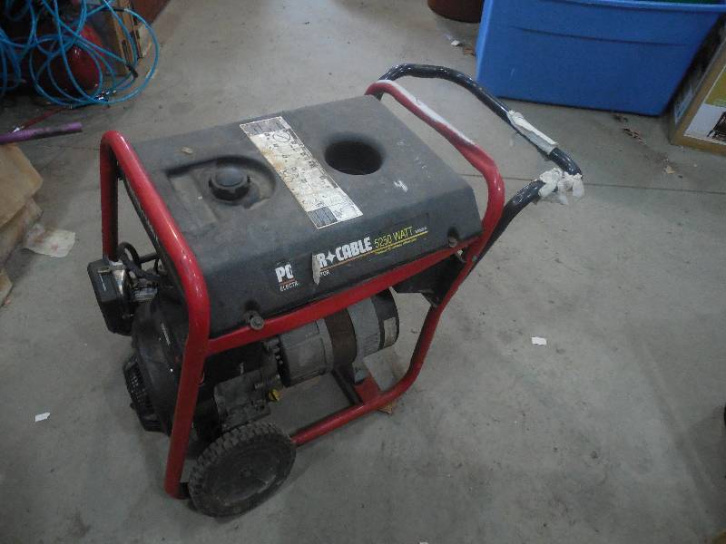 lot 2 image: PORTER CABLE 5250 WATT GENERATOR WITH BRIGGS 10 HP MOTOR
