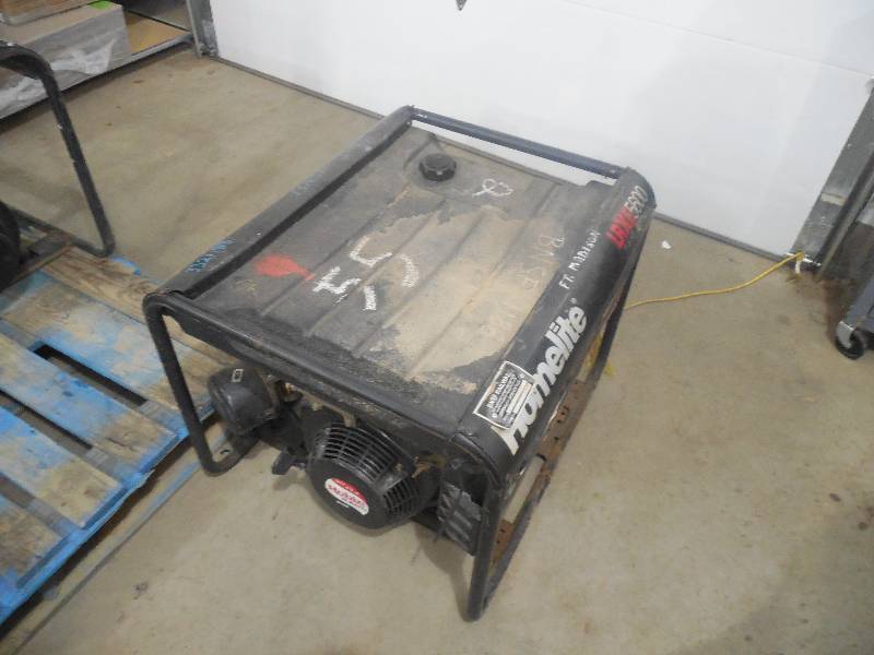 lot 3 image: HOMELITE LRXE5600 WATT GENERATOR WITH ROBIN 11.5 HP ENGINE