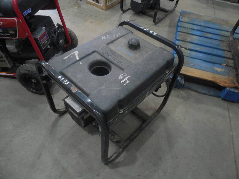 lot 7 image: COLEMAN POWERMATE 3000 WATT WITH 7.5 HP BRIGGS ENGINE