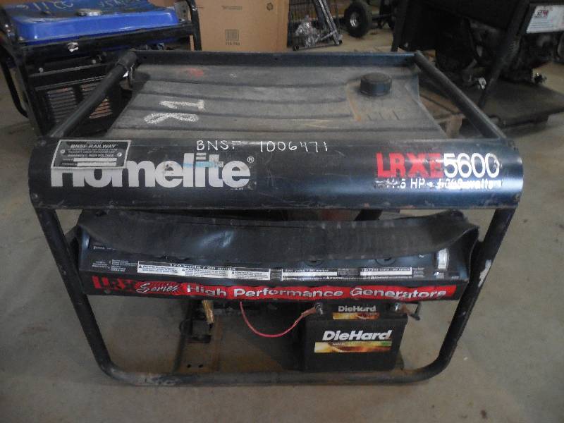 lot 12 image: HOMELITE LRXE5600 WATT GENERATOR WITH ROBIN 11.5 HP ENGINE W ELECTRIC START