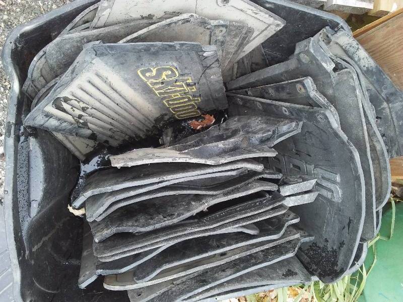 lot 4 image: Flaps (40) Polaris, John Deere, Kawasaki, Yamaha, Ski Doo