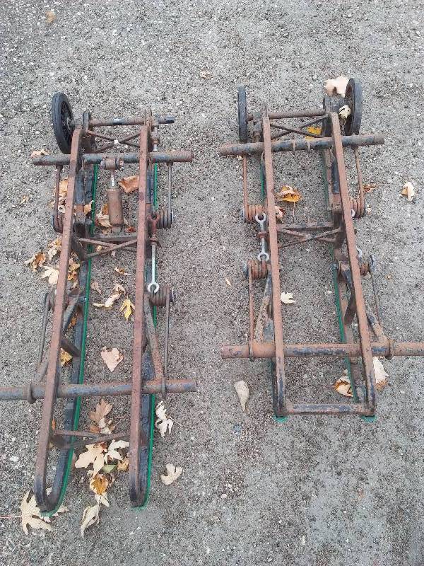 lot 5 image: Frames (2) Solid