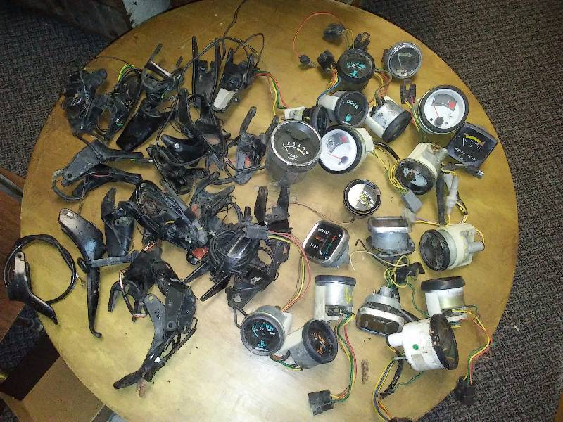 lot 7 image: Gauges and Thumb Controls, temp gas gauges thumb controls many with throttle cable