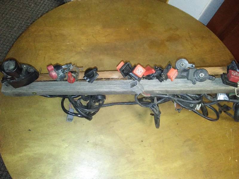 lot 24 image: Kill Switches, Lights (30)
