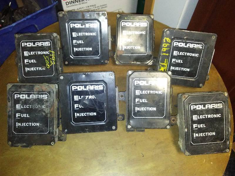 lot 36 image: Polaris EFI boxes, models 20 and 30