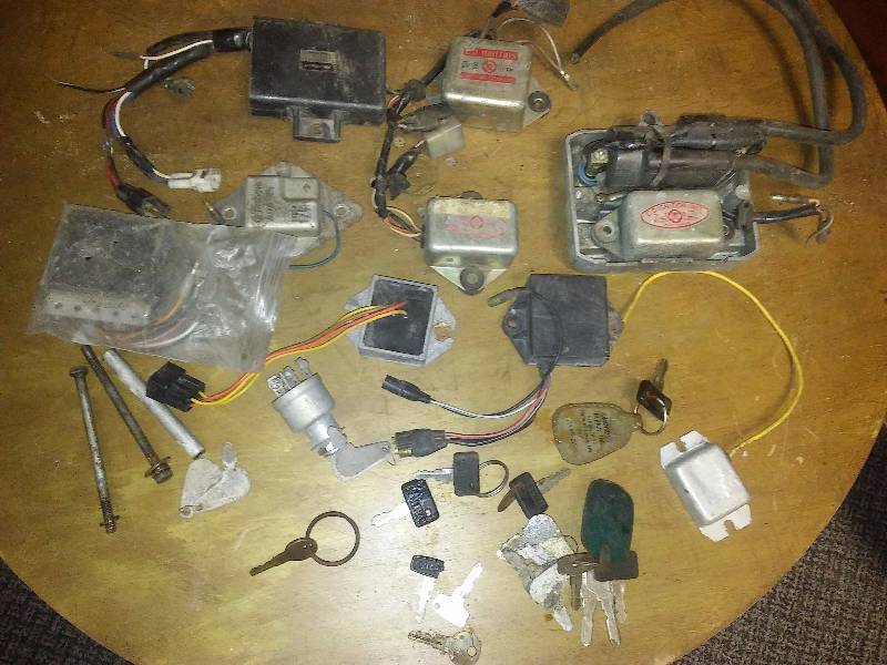 lot 42 image: Ignition parts, switches and keys