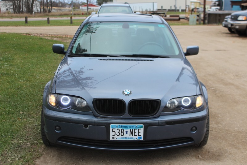 lot 1947 image: 2004 BMW 3 Series 325xi