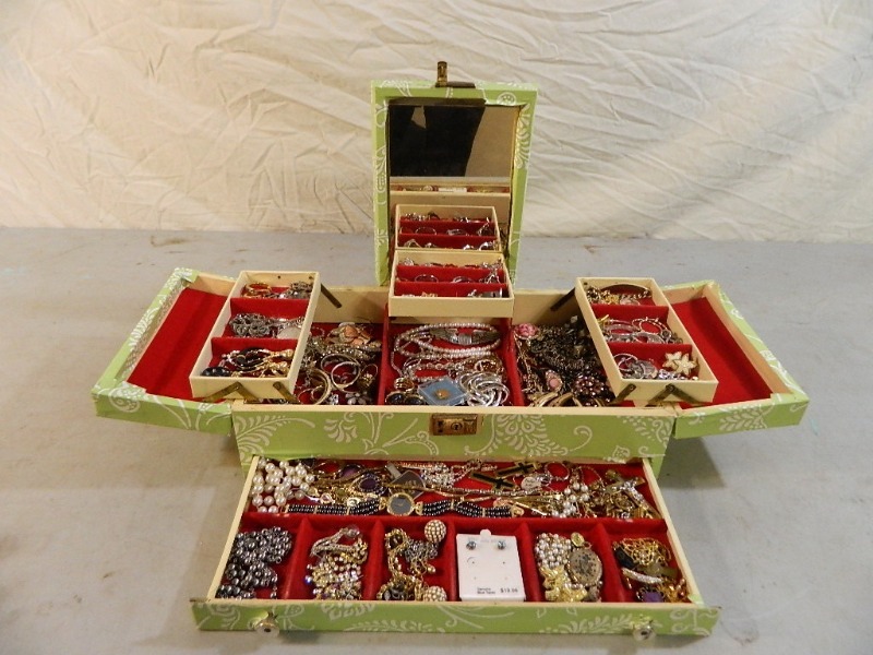 lot 1 image: Jewelry Box FULL of Jewelry