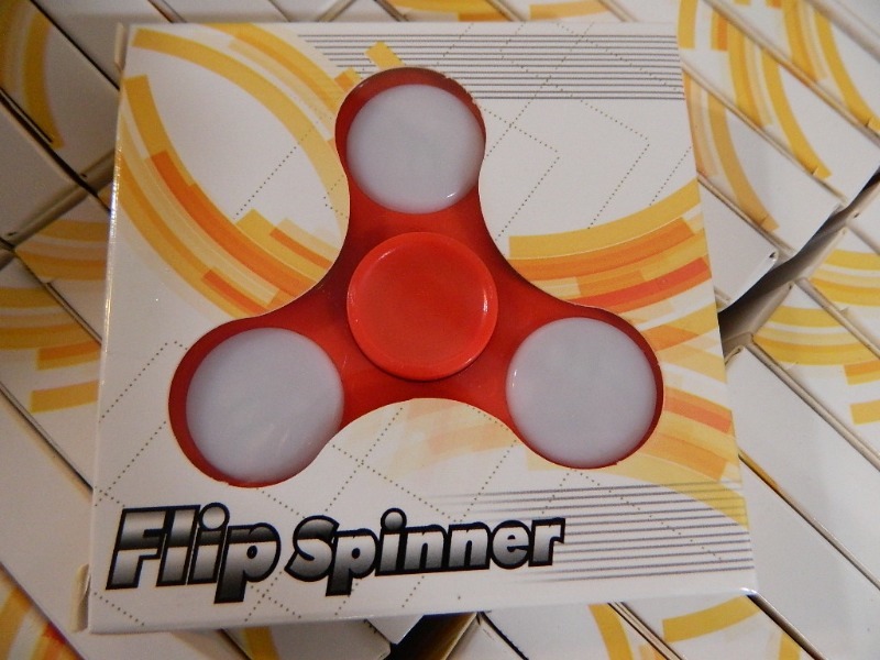 lot 5 image: Case of 60 New LED Fidget Spinners
