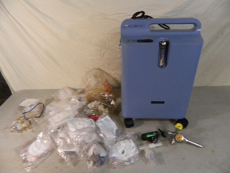 lot 14 image: Respironics Everflo OPI Home Oxygen Machine