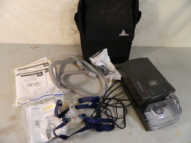 lot 15 image: Respironics Remstar C-Pap with Humidifier