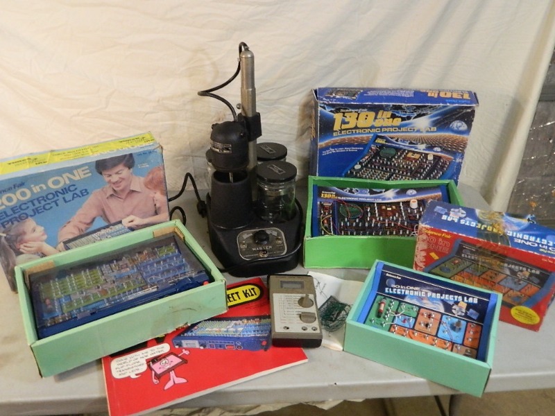 lot 28 image: Vintage Electronics and Jewelry Cleaning Machine