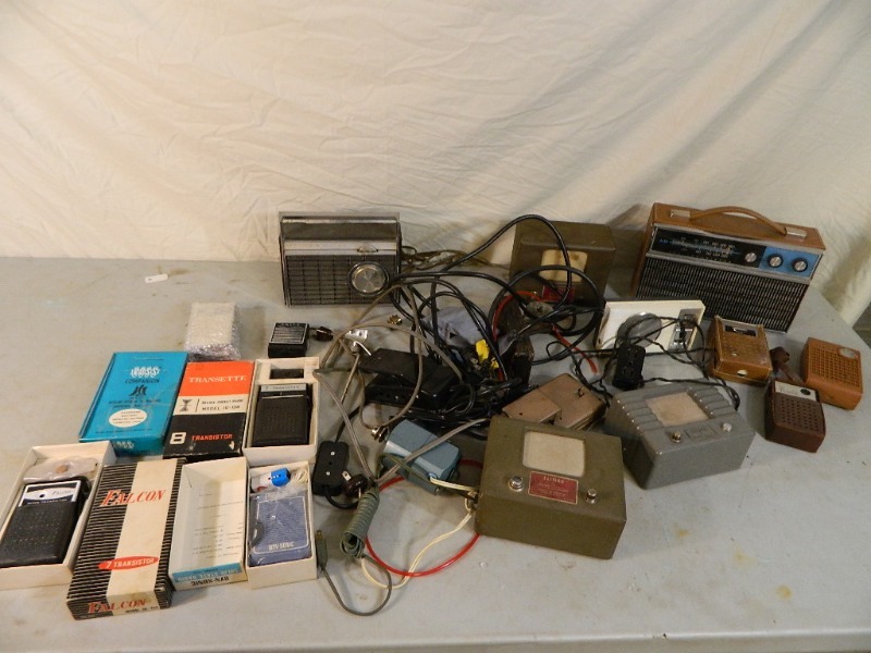 lot 41 image: Vintage Radios, Sewing Machine Items, and More