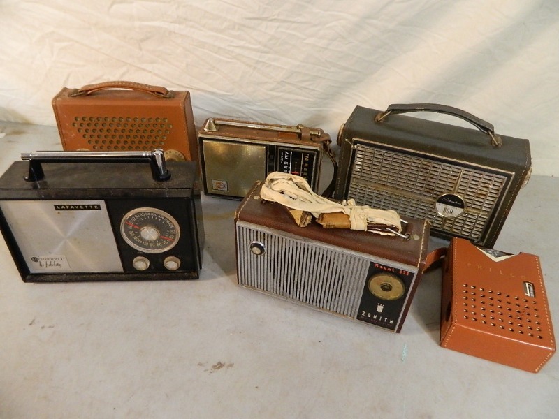 lot 42 image: Vintage Transistor Radios