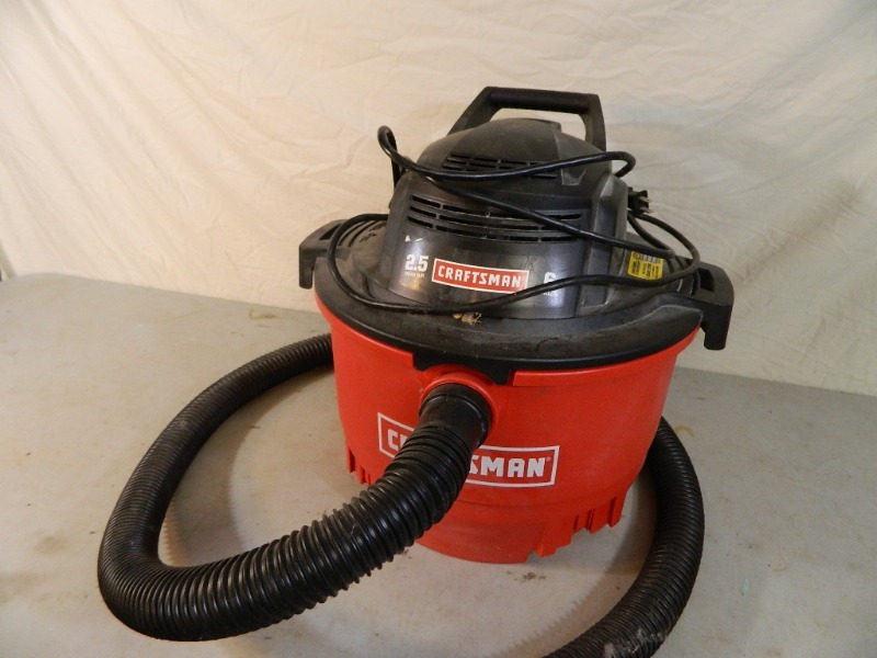 lot 47 image: Craftsman Shop Vac