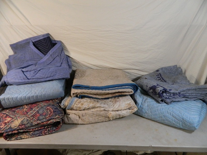 lot 57 image: 6 Moving Blankets