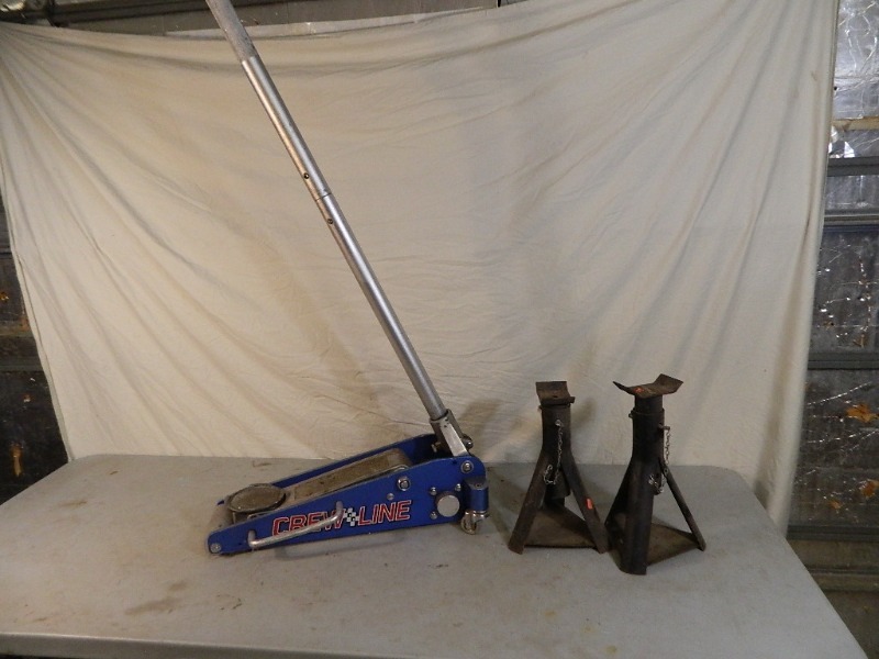 lot 61 image: Aluminum Jack and Jackstands
