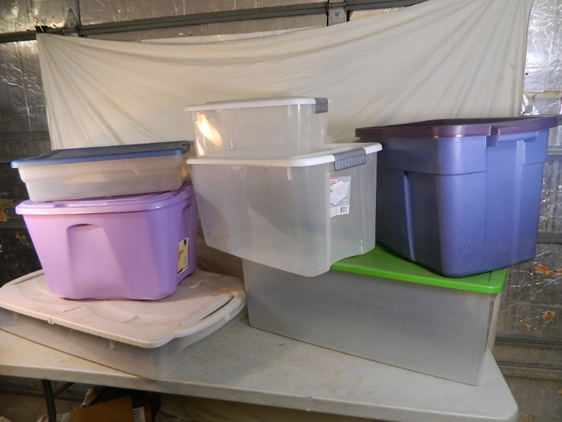 lot 62 image: 7 Assorted Totes with Lids