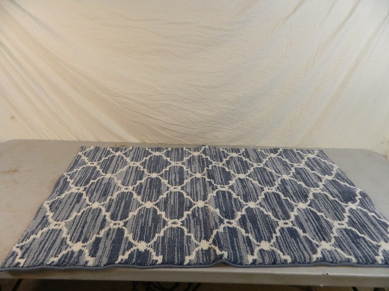 lot 91 image: New Rug