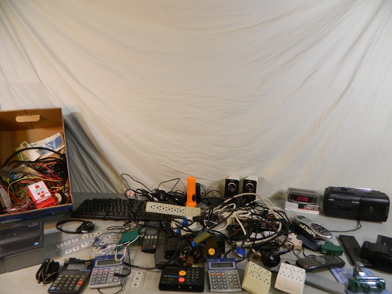 lot 104 image: Assorted Electronics
