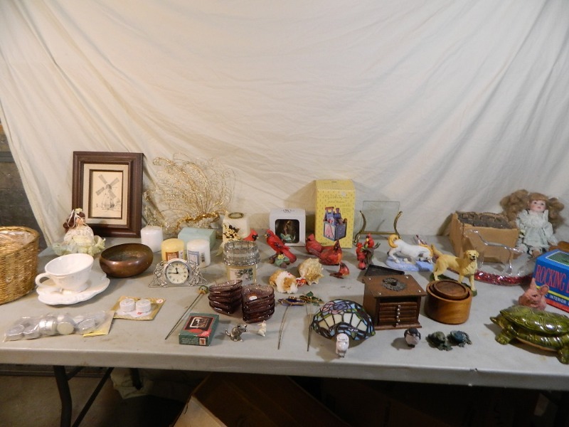 lot 117 image: Home Decor and More