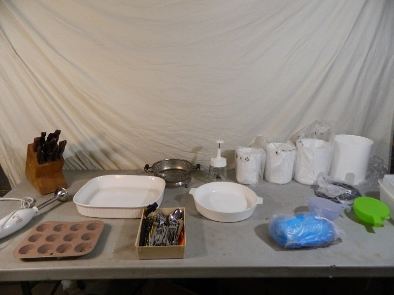 lot 118 image: New Tupperware and More