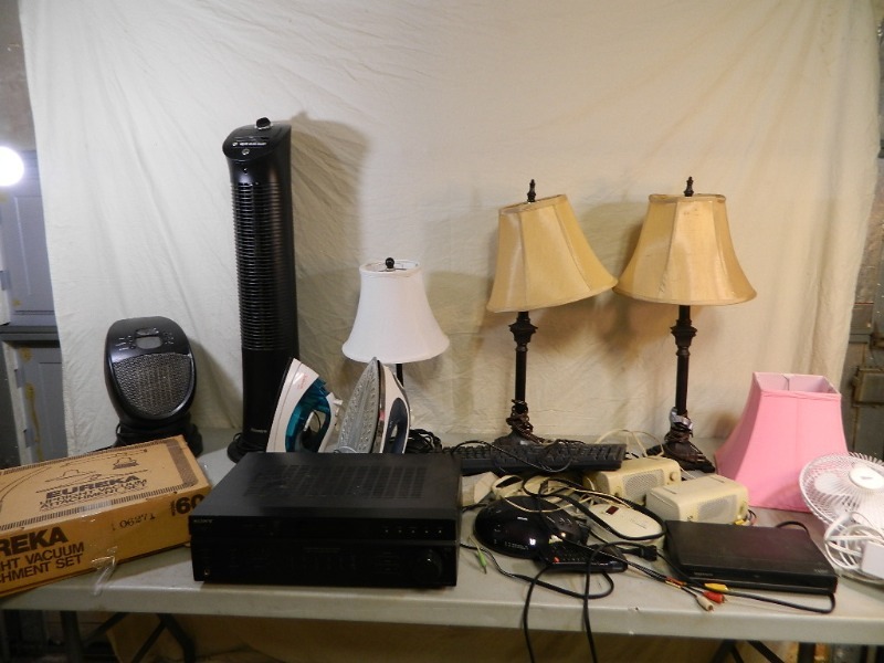 lot 142 image: Assorted Electronics and Lamps
