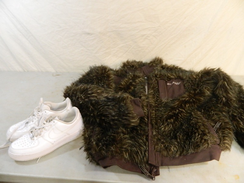 lot 149 image: Mens Columbia Jacket and Nike Air Force Ones