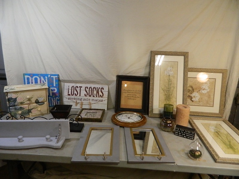lot 151 image: Home Decor
