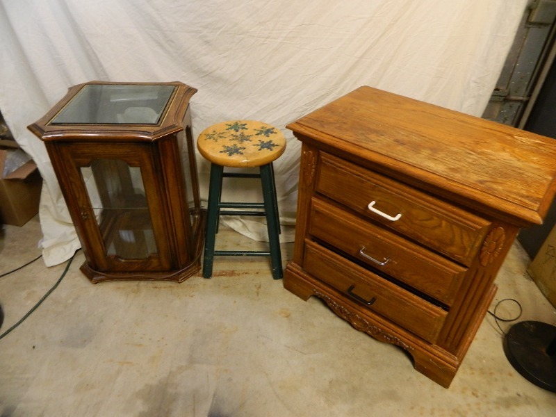 lot 156 image: Furniture