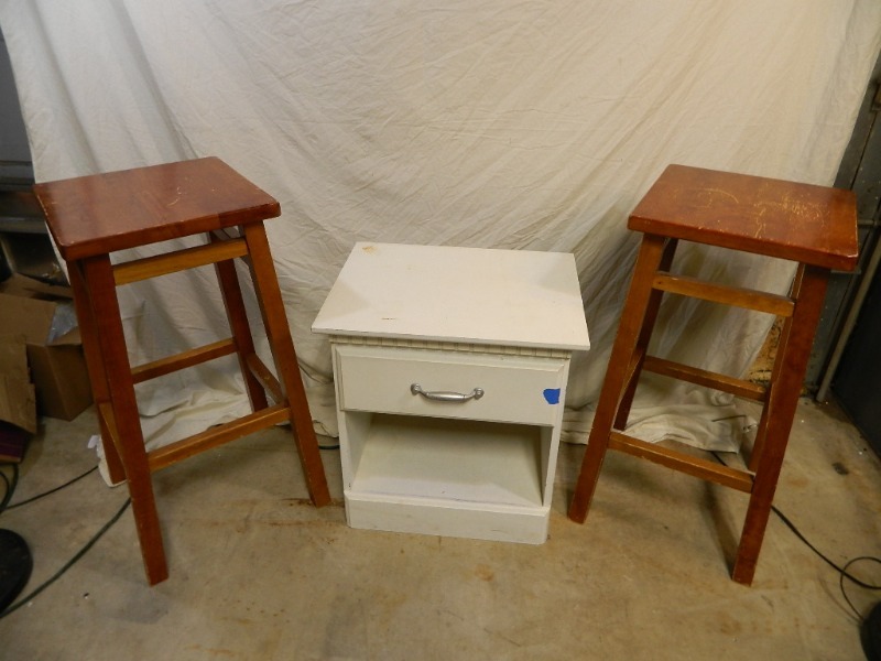 lot 159 image: 2 Stools and Nightstand