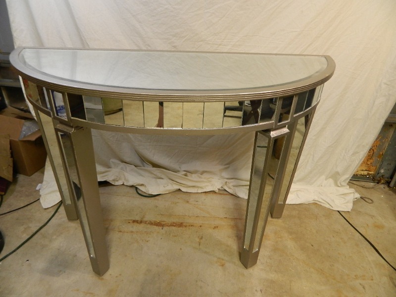lot 161 image: Mirrored Table