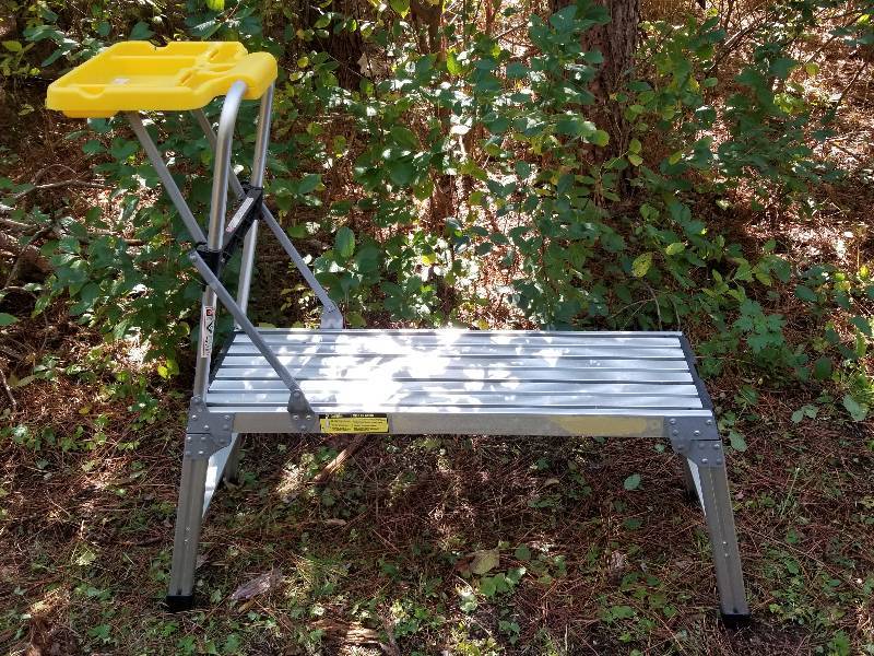 lot 3 image: Cosco Mini Scaffold