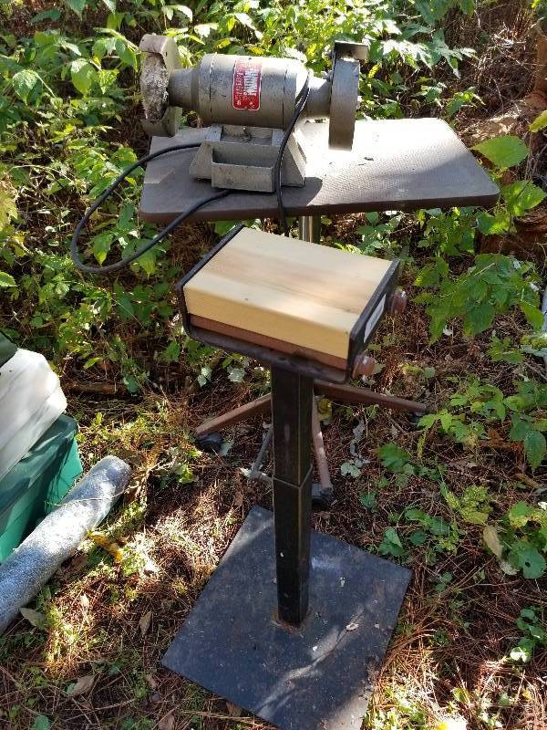 lot 20 image: Wissota Bench Grinder & Stand