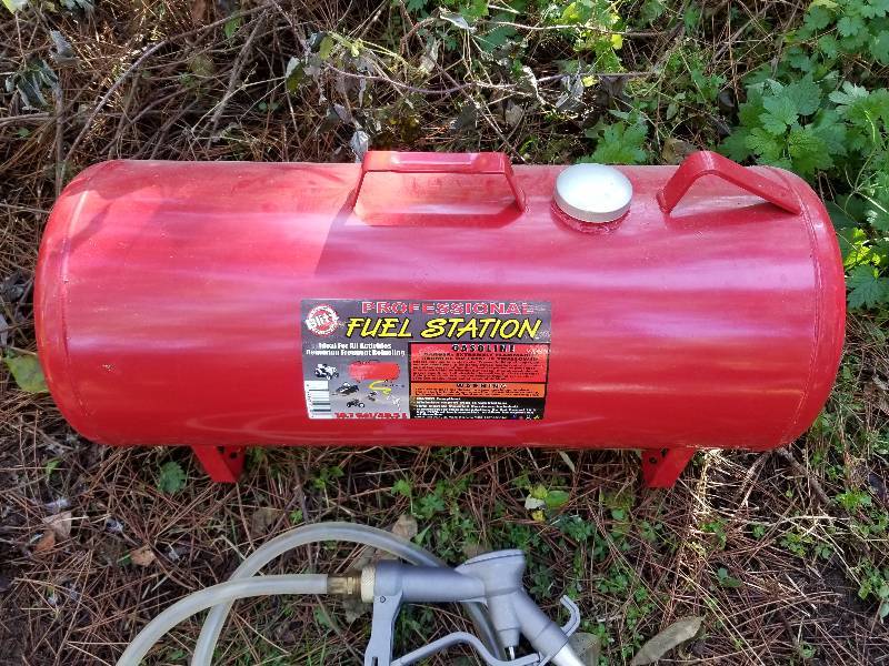 lot 21 image: Fuel Station with Pump