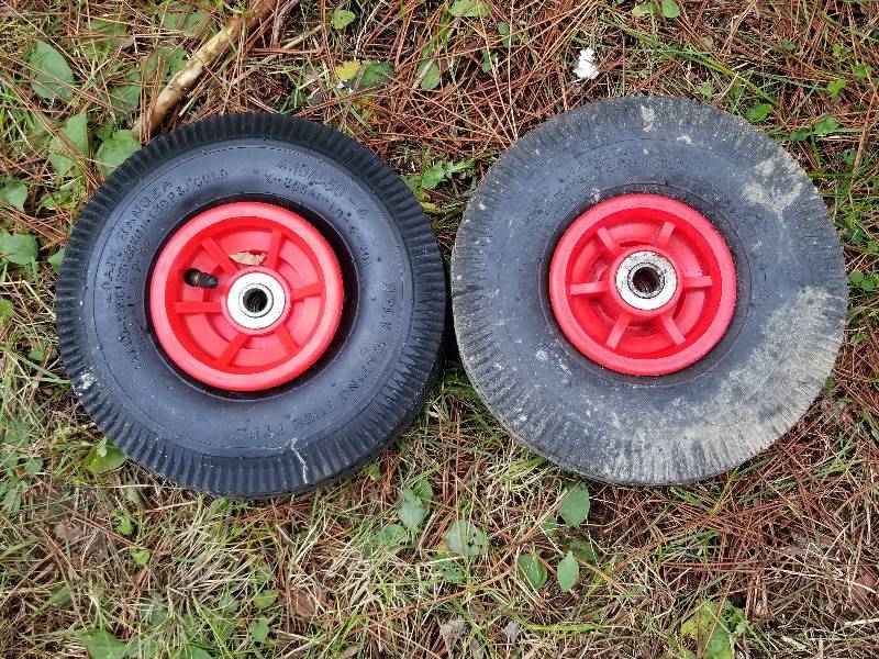 lot 32 image: Pair Tires, 4.10-3.50-4, Tube Type, Needs air