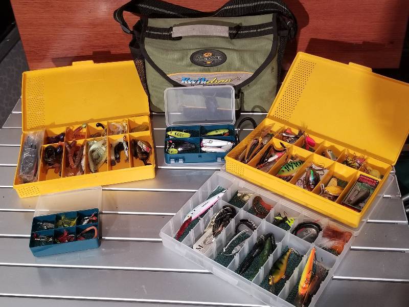 lot 42 image: Misc Fishing Tackle in Flambeau Case