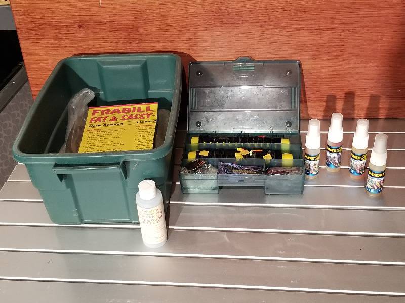 lot 45 image: Lot - Misc Fishing Items - Tackle, Worm Bedding, Etc