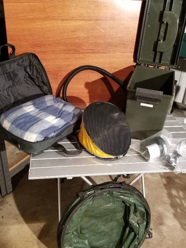 lot 81 image: Lot - Pop-Up Trash Bag, Air Pump, Electric Blanket