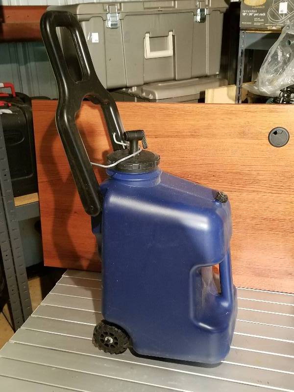 lot 90 image: Camping - Reliance Rolling Water Jug