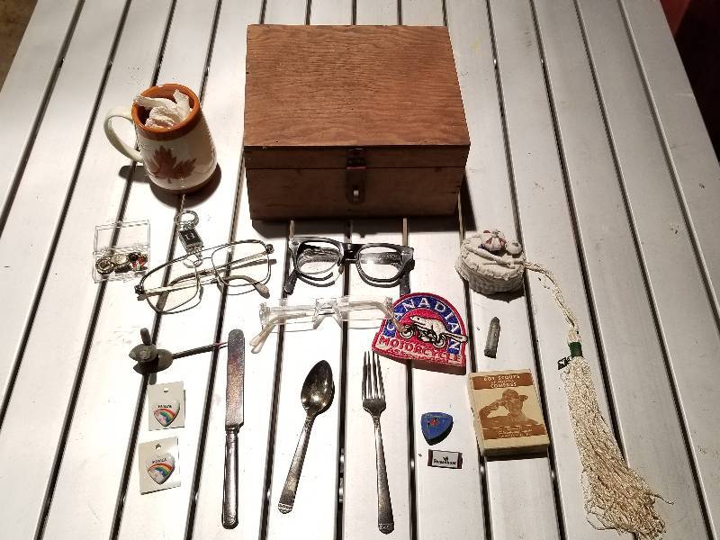 lot 154 image: Wood Box with Vintage Boy Scout Compass, Glasses, Trinket Boxes, Canadian Motorcycle Patch, Etc