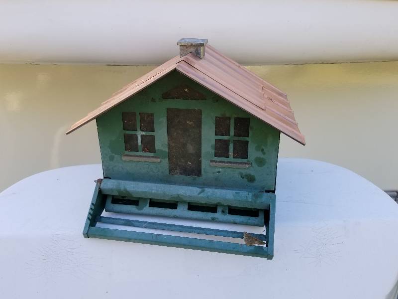 lot 179 image: Metal Birdfeeder - House