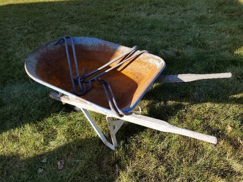lot 183 image: Wheelbarrow & Hooks