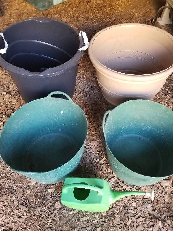 lot 196 image: Large Plastic Planter, Container, Waterer